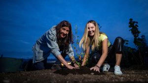 Tree planting in Colombia to celebrate Earth Hour 2022