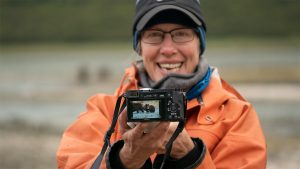 woman photographs brown bears grizzly bears in alaska